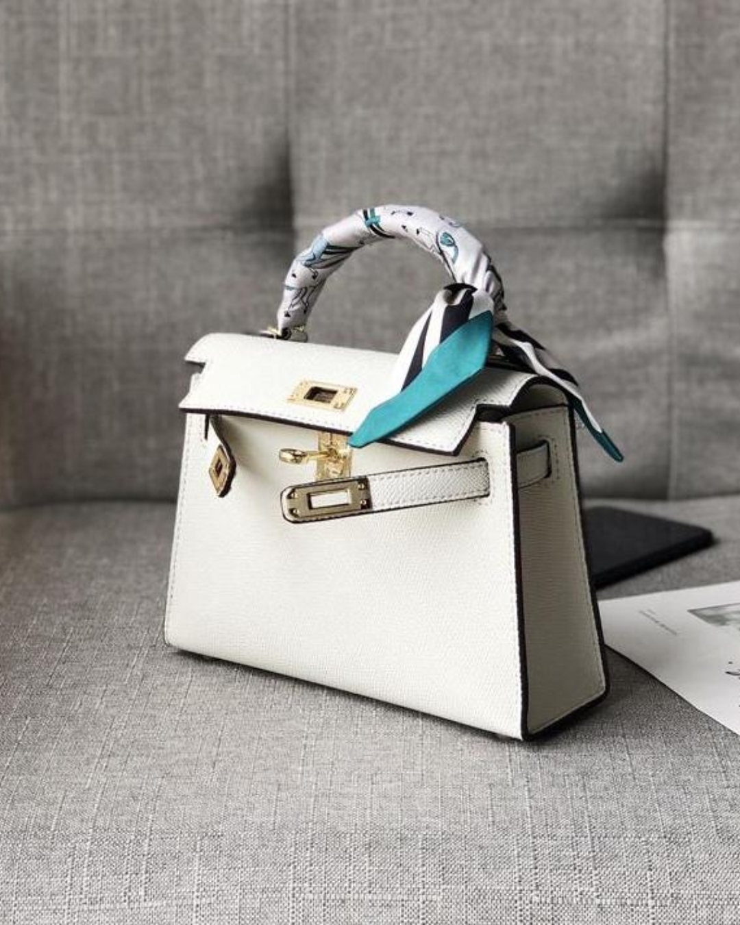 Zoe | Women’s Handbag – Elegance and Practicality