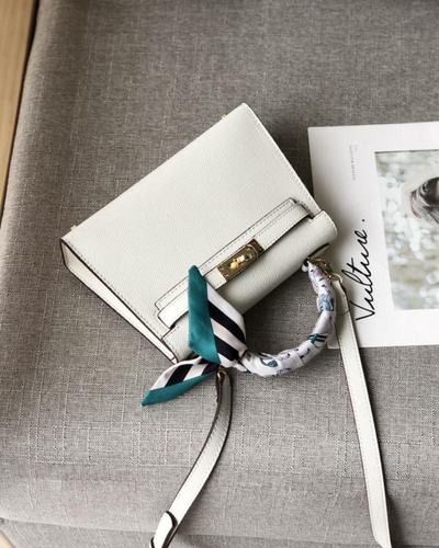 Zoe | Women’s Handbag – Elegance and Practicality