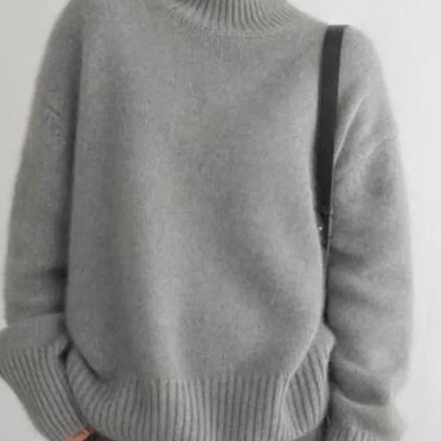 Sydney | Women’s Oversized Cashmere Turtleneck Sweater – Soft, Warm & Effortlessly Elegant