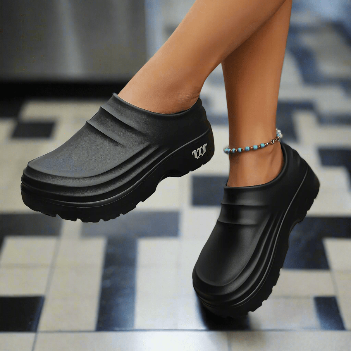Valencia | Orthopedic Waterproof Clogs With Shock Absorption